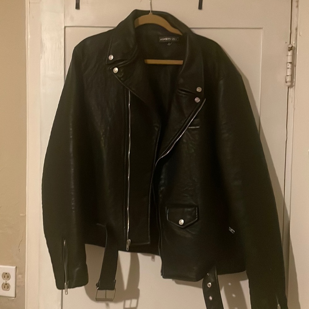 Members only! New not VTG Size Large but fits more like an XL to me and I’m 6ft1
